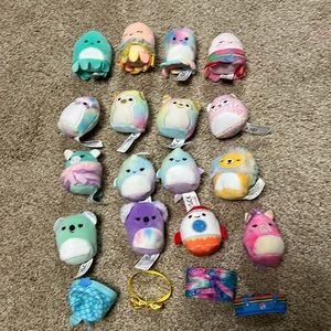 Lot of 16 2” Squishmallows and accessories